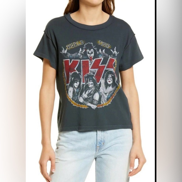 Daydreamer Tops - Daydreamer KISS World Tour Graphic Tee – Vintage Black | XS ❤️